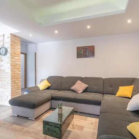 Strikina Kuca Вилла