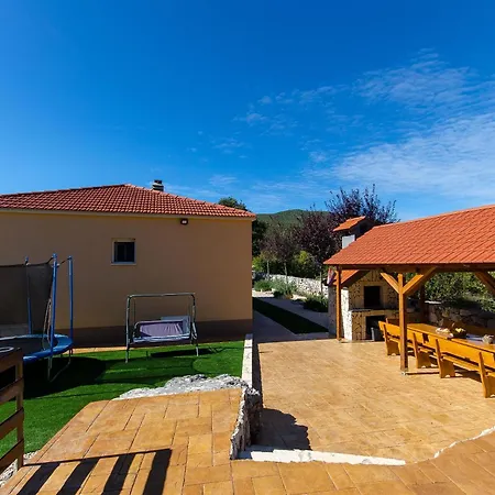 Strikina Kuca Вилла *